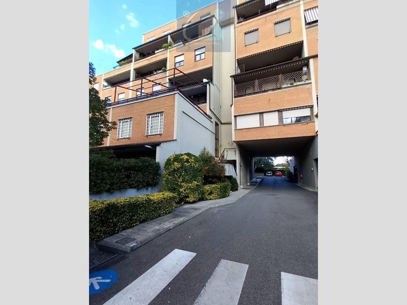 Trilocale in Vendita a Roma, 262'000&euro;, 96 m², con Box