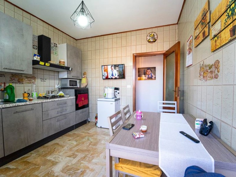 Quadrilocale in Vendita a Casoria, 130'000€, 100 m²