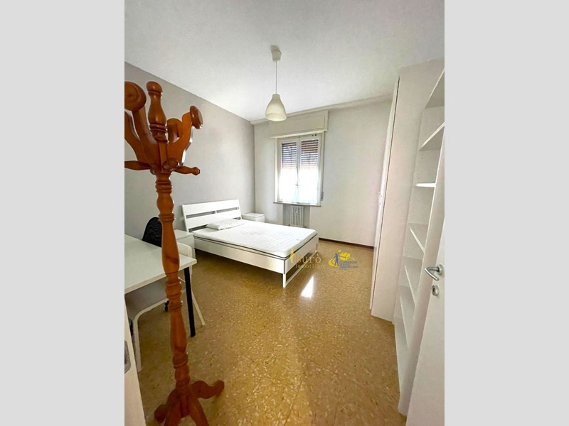 Stanza in Affitto a Parma, zona Pablo - Prati Bocchi - Osp. Maggiore, 340€, 17 m²