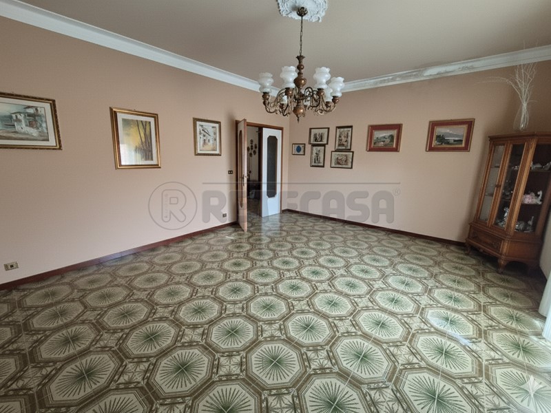 Trilocale in Vendita a Castelverde, 119'000&euro;, 151 m², con Box