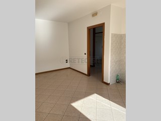 Trilocale in Affitto a Cassola, zona S. Giuseppe, 750€, 70 m², con Box