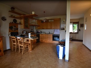 Casa Semi Indipendente in Vendita a Trento, 445'000€, 185 m², con Box