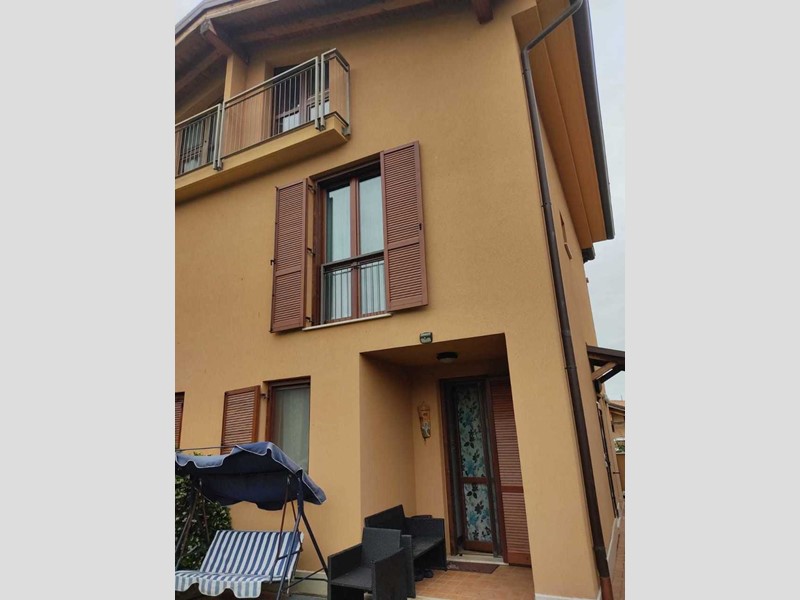 Casa Semi Indipendente in Vendita a Montescudo Monte Colombo, zona San Savino, 210'000€, 170 m², con Box
