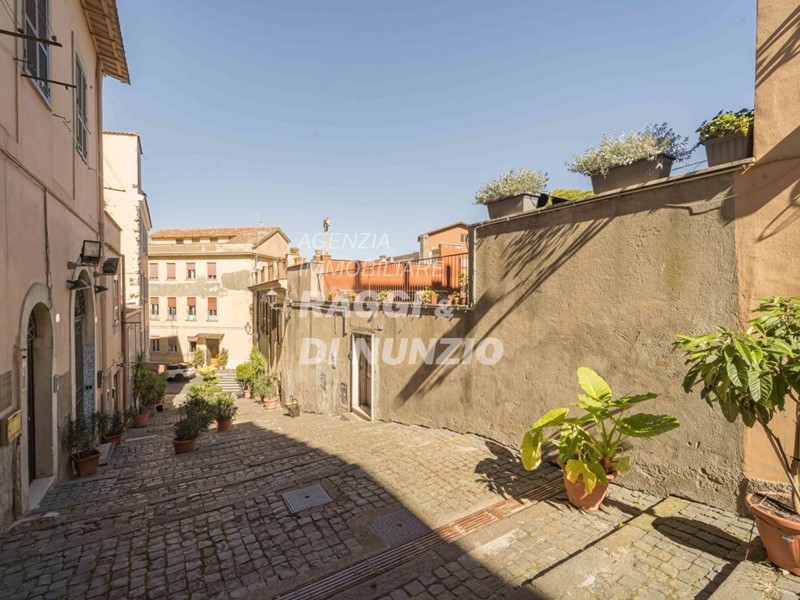 Appartamento in Vendita a Frascati, 390'000€, 120 m²