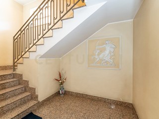 Appartamento in Vendita a Aci Catena, 79'000€, 135 m²