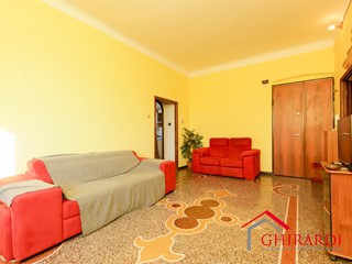 Appartamento in Vendita a Genova, zona Pegli, 128'000€, 98 m²