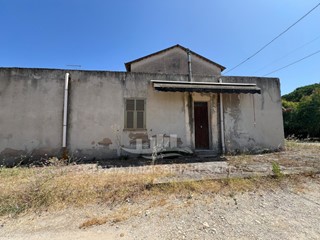 Casa Indipendente in Vendita a Alghero, 240'000€, 430 m²