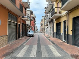 Casa Indipendente in Vendita a Adrano, 94'900&euro;, 180 m², con Box