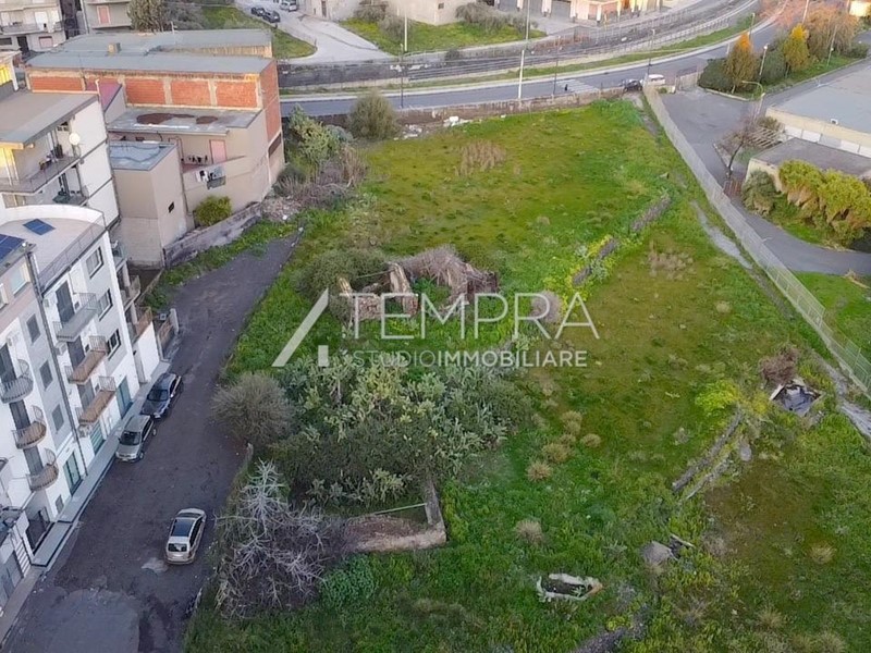Terreno industriale in Vendita a Adrano, 129'000&euro;, 4178 m²