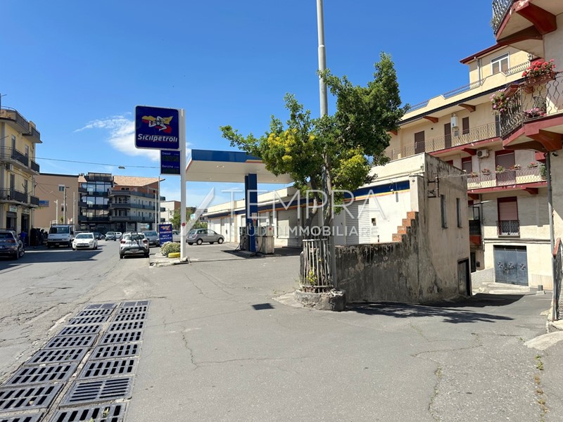 Appartamento in Vendita a Adrano, 85'000&euro;, 140 m²