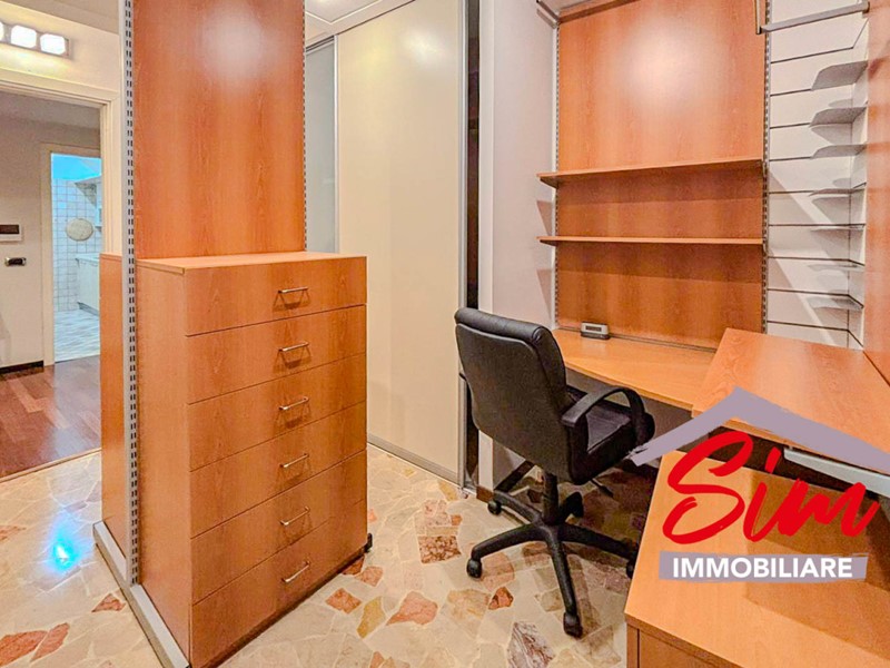 Trilocale in Affitto a Novara, zona Sacro Cuore, 760€, 78 m², arredato