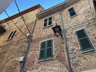 Casa Semi Indipendente in Vendita a Piegaro, 83'000€, 200 m², arredato