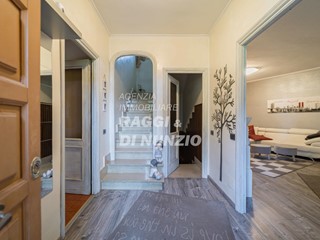 Villa in Vendita a Grottaferrata, 599'000€, 230 m², con Box