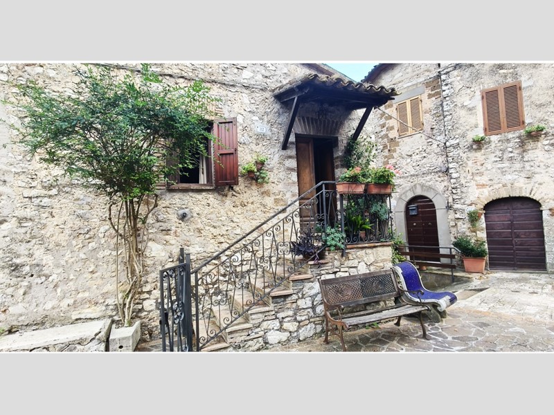 Casa Indipendente in Vendita a Avigliano Umbro, 58'000€, 70 m², arredato