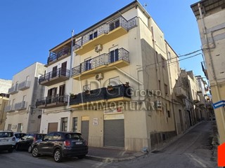 Casa Indipendente in Vendita a Alcamo, 140'000€, 195 m²