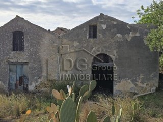 Casale in Vendita a Alcamo, 170'000€, 320 m²
