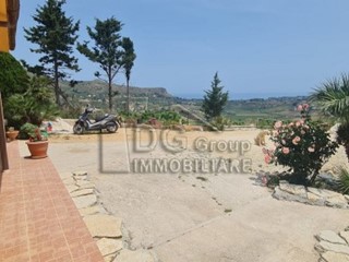 Villa in Vendita a Castellammare del Golfo, 160'000€, 120 m²