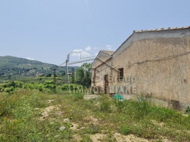 Attività commerciale in Vendita a Castellammare del Golfo, 160'000€, 160 m²