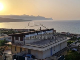 Villa in Vendita a Alcamo, 300'000€, 240 m²
