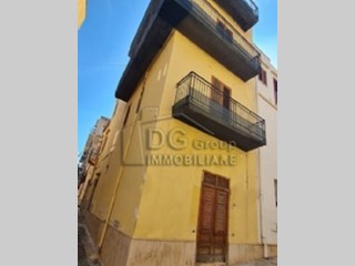 Casa Indipendente in Vendita a Castellammare del Golfo, 120'000€, 200 m²