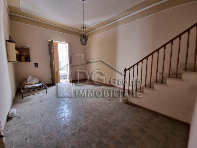 Casa Indipendente in Vendita a Alcamo, 120'000€, 330 m²