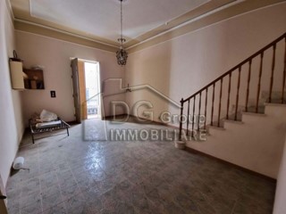 Casa Indipendente in Vendita a Alcamo, 120'000€, 330 m²