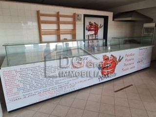 Negozio in Affitto a Alcamo, 600€, 100 m²