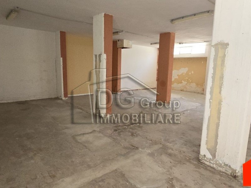Magazzino in Vendita a Alcamo, 250'000€, 400 m²