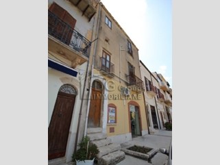 Casa Indipendente in Vendita a Alcamo, 80'000€, 195 m²