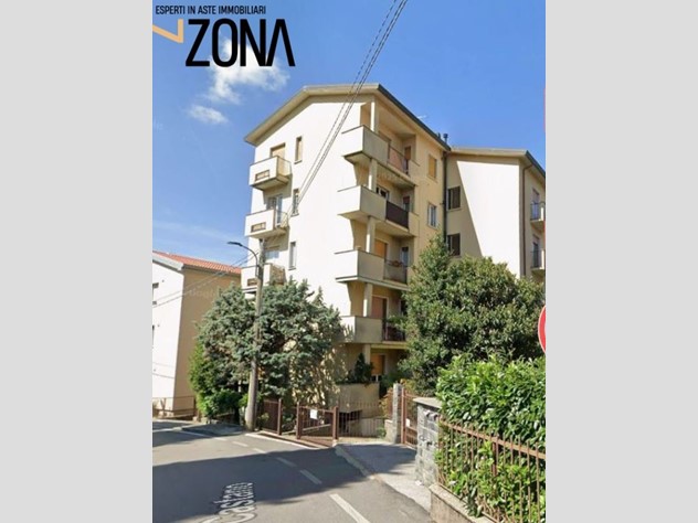 Trilocale in Vendita a Besana in Brianza, 33'000€, 85 m²