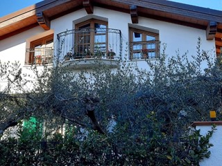 Villa in Affitto a Massa, 1'100€, 140 m², arredato