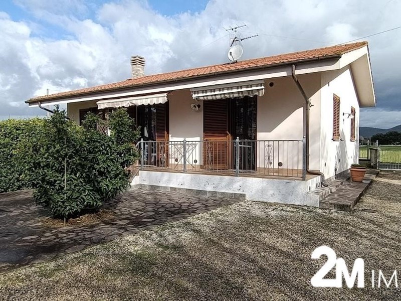 Casa Indipendente in Vendita a San Giuliano Terme, zona Arena Metato, 450'000€, 158 m²