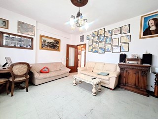 Quadrilocale in Vendita a Cascina, 163'000€, 91 m², con Box