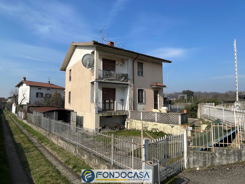 Quadrilocale in Vendita a Cazzago San Martino, 139'900€, 94 m²