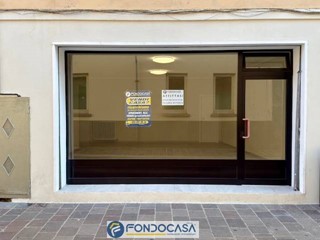 Immobile commerciale in Affitto a Coccaglio, 650€, 74 m²