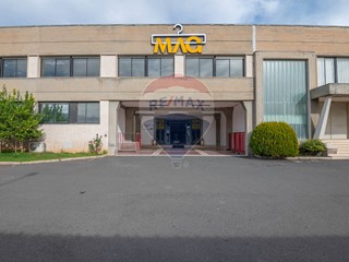 Capannone in Vendita a Caltagirone, 18000 m²