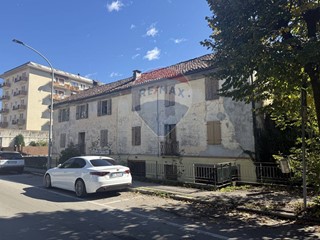 Quadrilocale in Vendita a Belluno, 50'000€, 120 m²