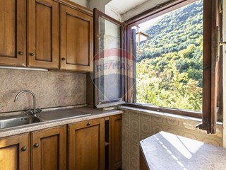 Appartamento in Vendita a Villetta Barrea, 85'000€, 97 m²