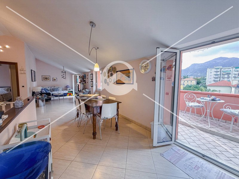 Trilocale in Vendita a Loano, 460'000€, 90 m²