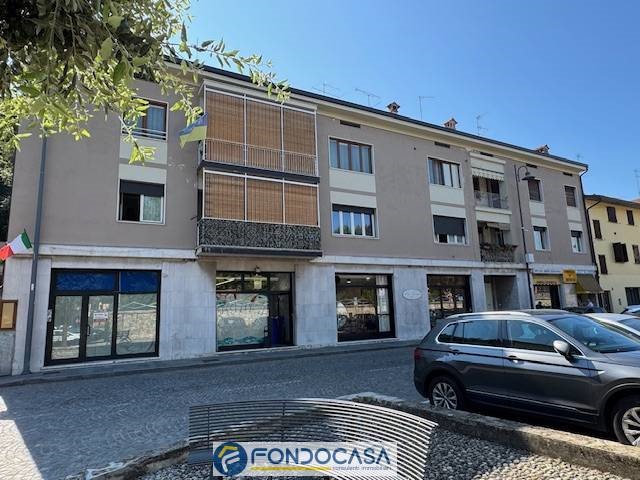Immobile commerciale in Vendita a Capriolo, 79'900€, 63 m²