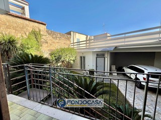 Immobile commerciale in Affitto a Sant'Antimo, 400€, 110 m²