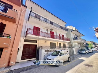 Quadrilocale in Vendita a Sant'Arpino, 165'000€, 130 m², con Box