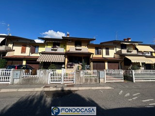 Villetta a schiera in Vendita a Rovato, 259'900€, 215 m²