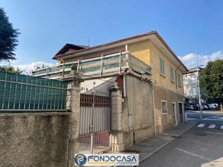 Rustico in Vendita a Rovato, 340 m²