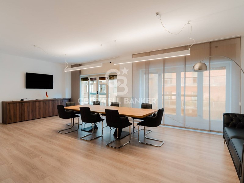 Appartamento in Vendita a Bari, 670'000€, 178 m²