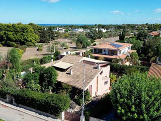 Villa in Vendita a Noicattaro, 750'000€, 550 m²