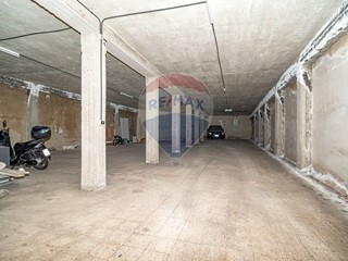 Laboratorio in Vendita a Catania, 50'000€, 225 m²