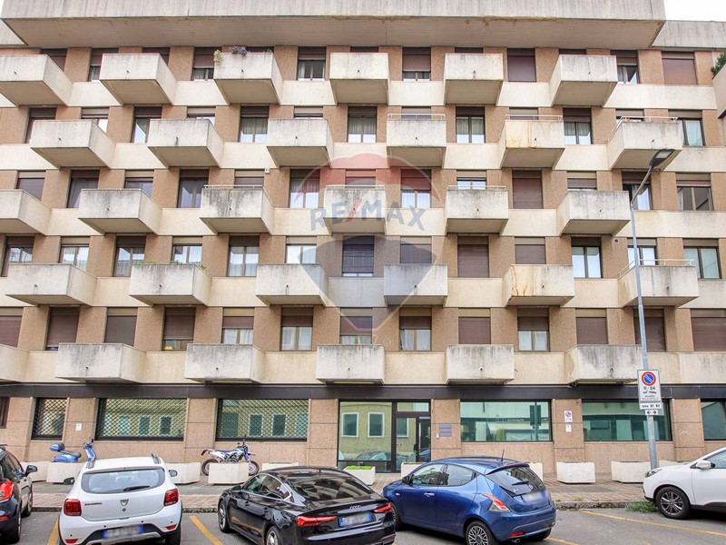 Ufficio in Vendita a Bergamo, 1'200'000€, 700 m²