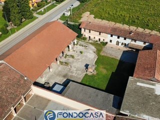 Rustico in Vendita a Lograto, 69'900€, 156 m²