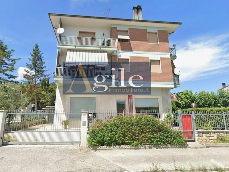 Appartamento in Vendita a Colli del Tronto, 160'000&euro;, 198 m²